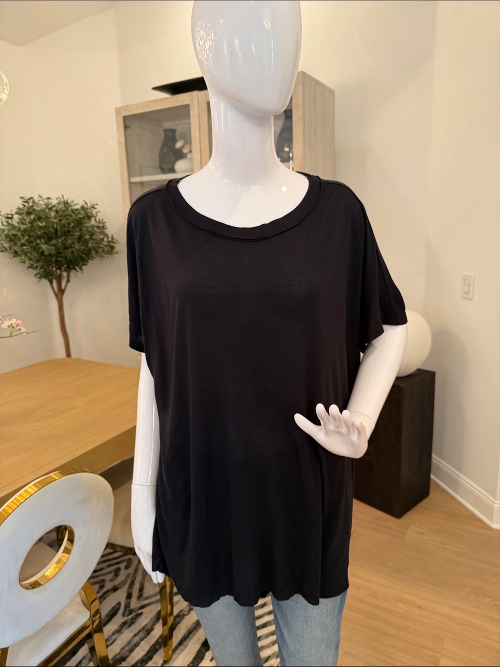 Black Women's Relaxed Tee - Casual Short Sleeve Top